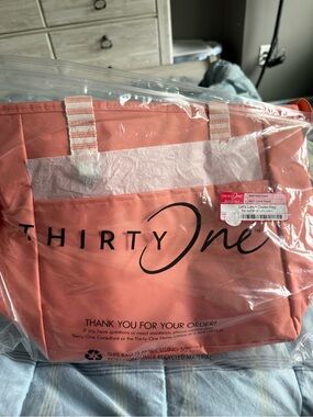 thirty-one Coral Peach Insulated Lunch Tote